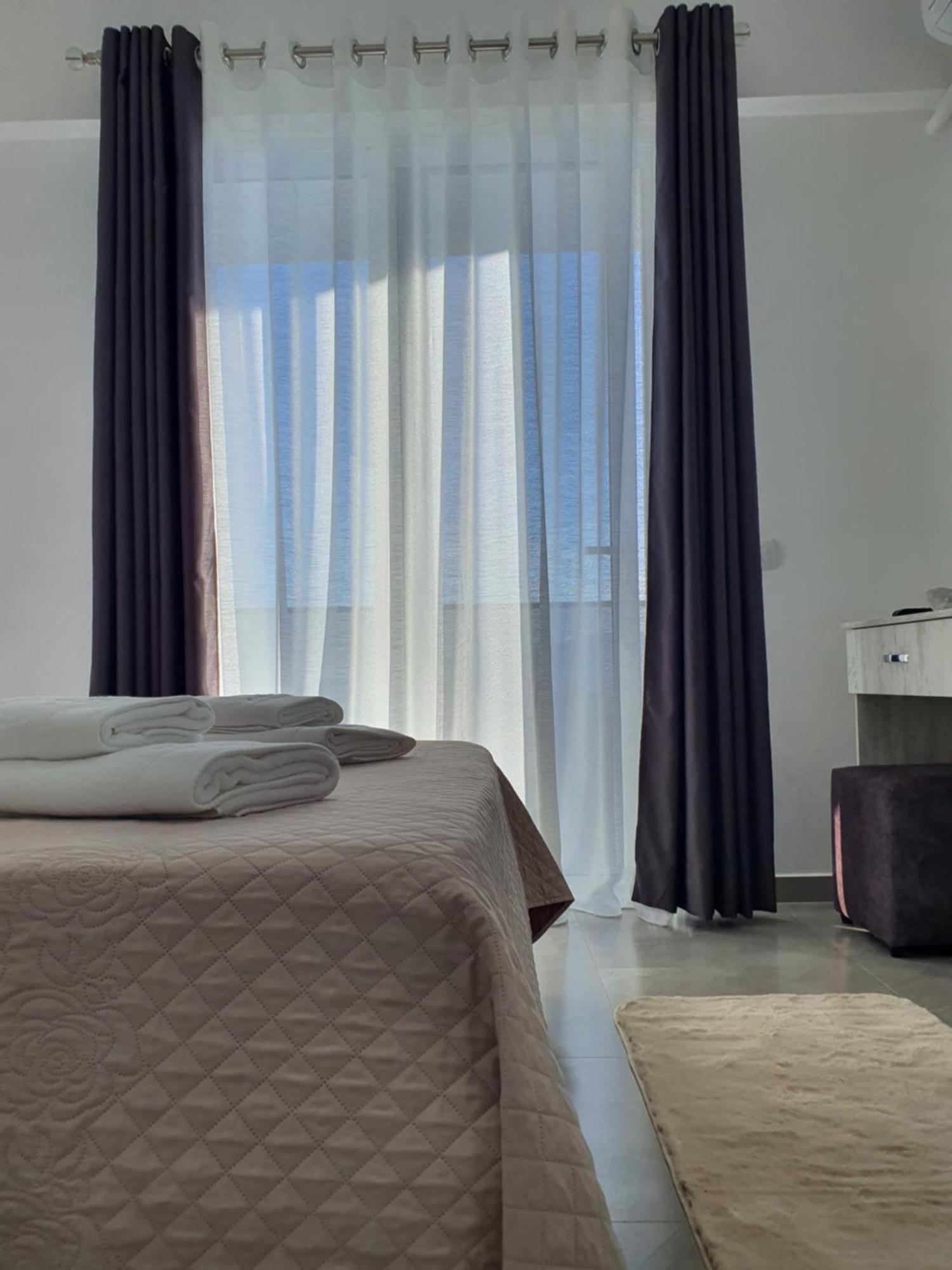 Flore Rooms Sarande Exterior photo