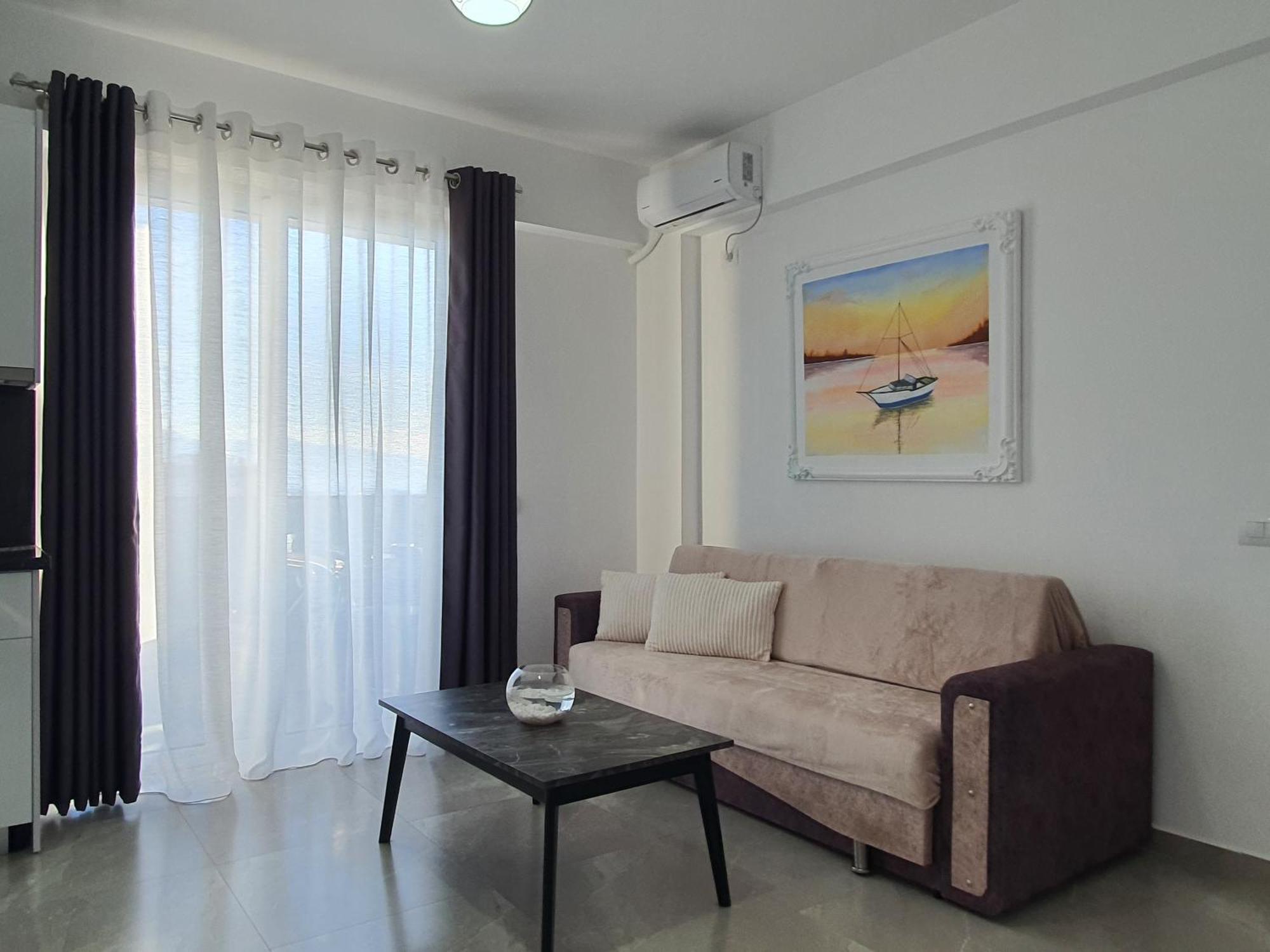 Flore Rooms Sarande Exterior photo
