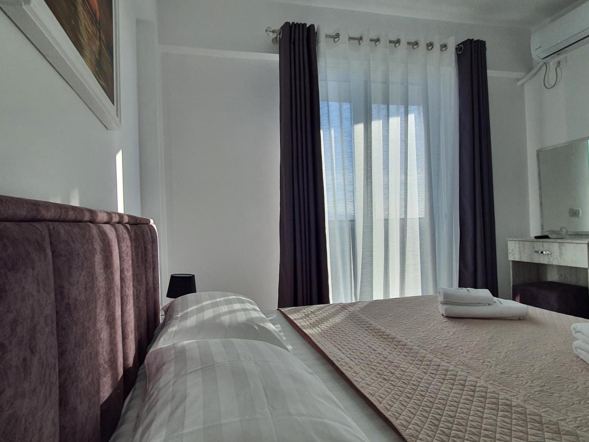 Flore Rooms Sarande Exterior photo