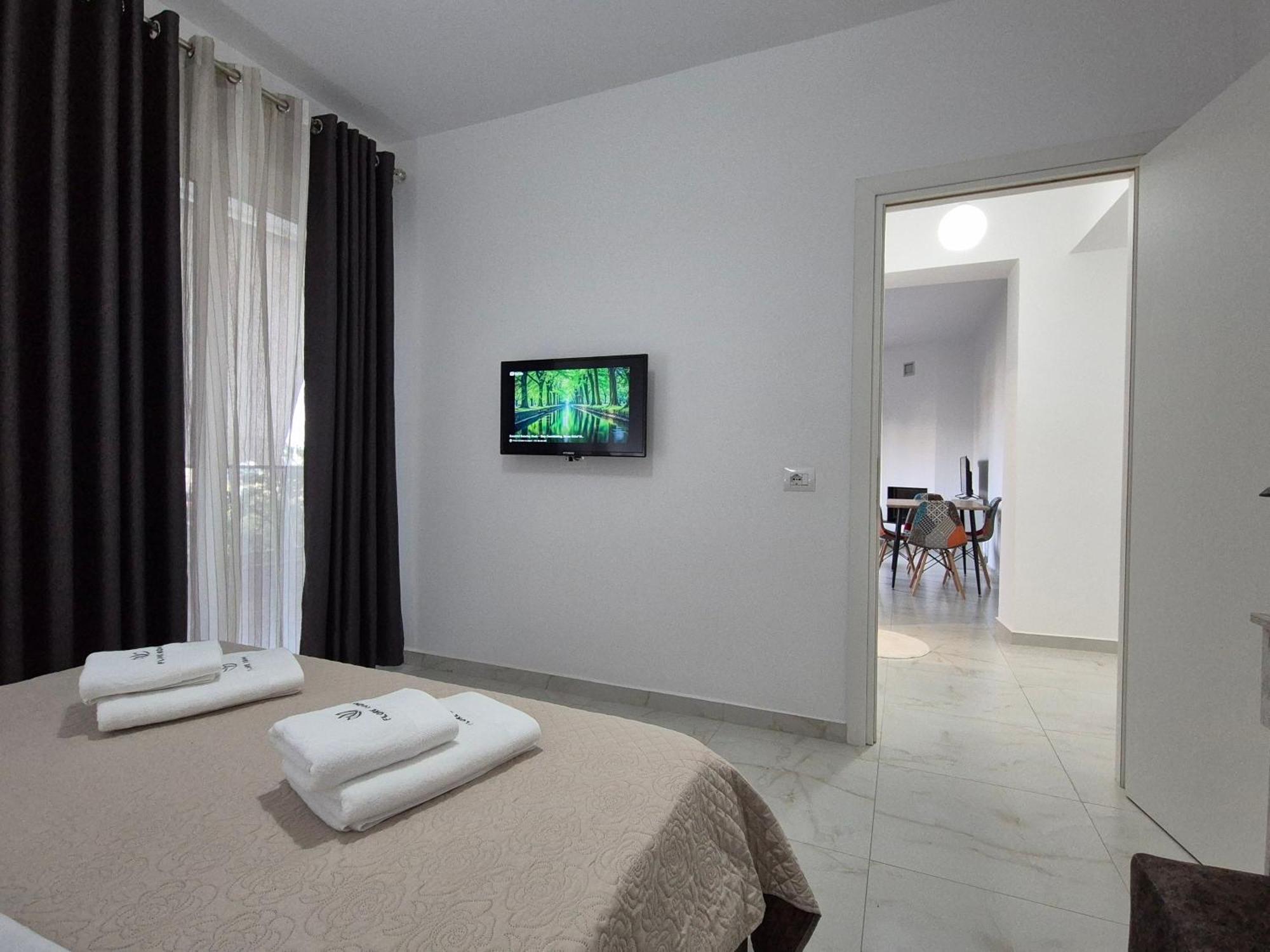 Flore Rooms Sarande Exterior photo