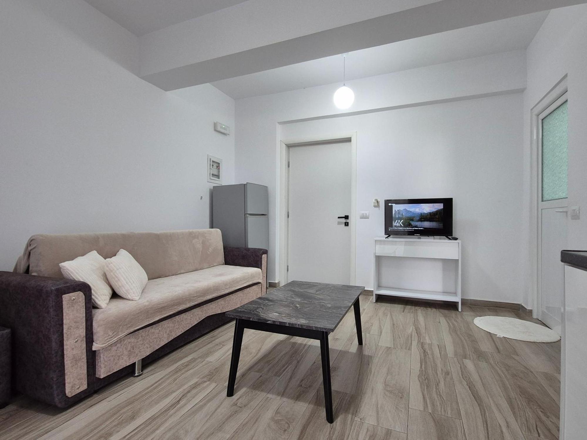 Flore Rooms Sarande Exterior photo